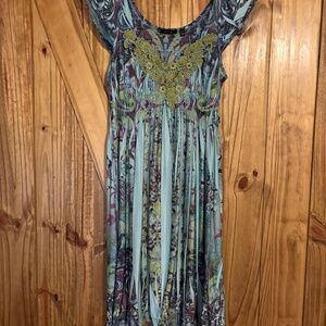 Stunning and simple dress